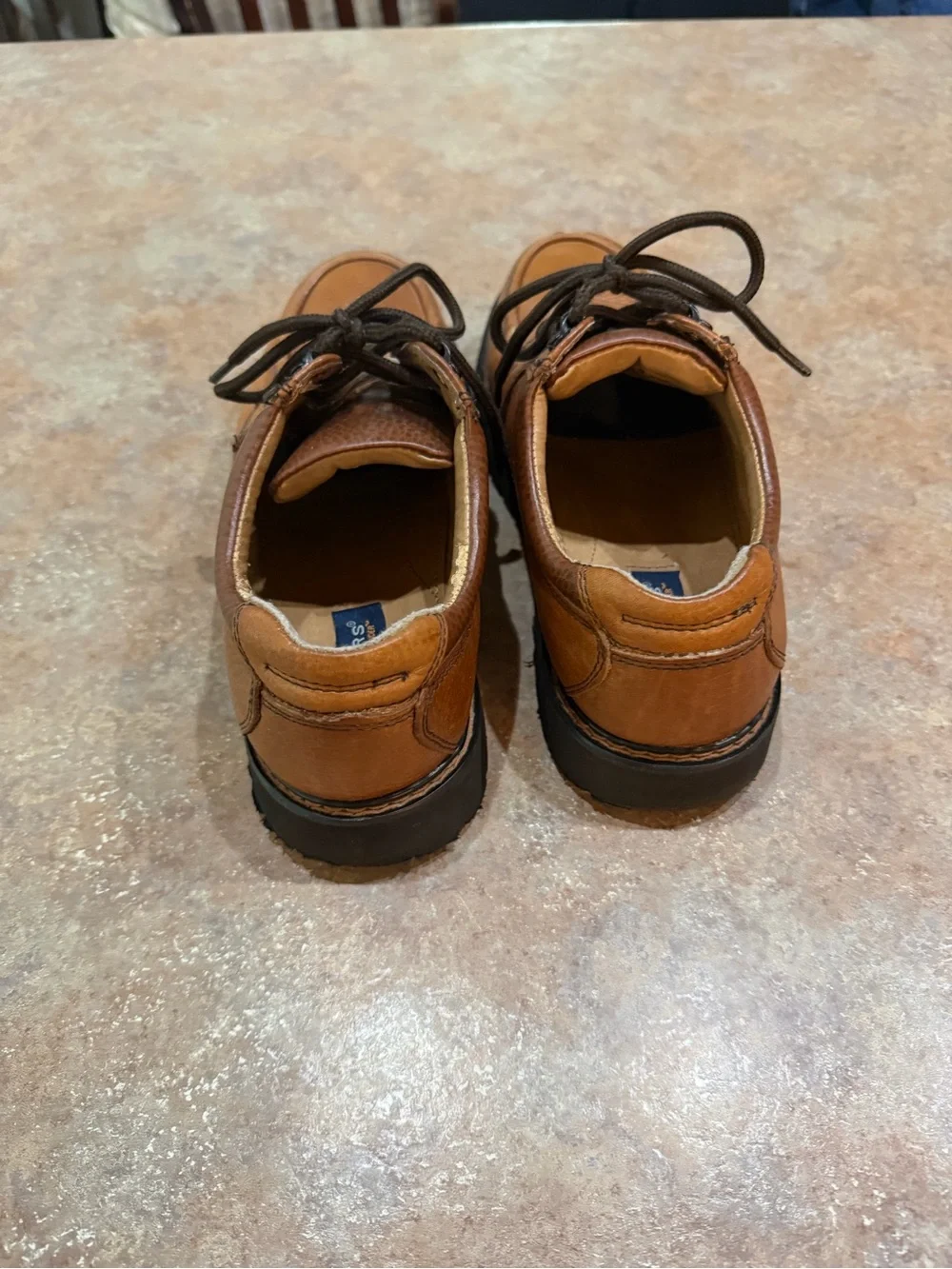 Mens Dockers Leather Shoes. Size 8.5